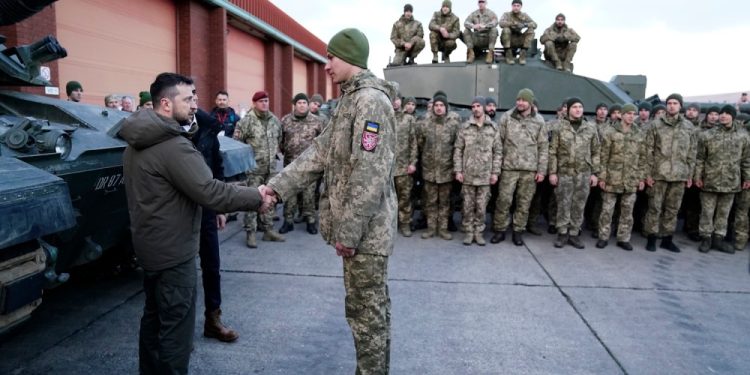 Ucrania sólo puede confiar en su propio ejército, no en las garantías de seguridad de Trump o Europa