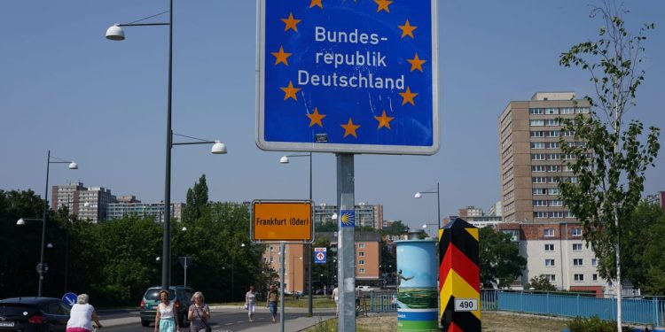 Alemania envía tropas para reforzar la frontera oriental de Polonia – POLITICO