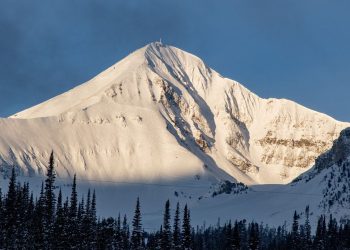 Las 6 mejores estaciones de esquí de Montana para divertirse, correr y después del estilo occidental