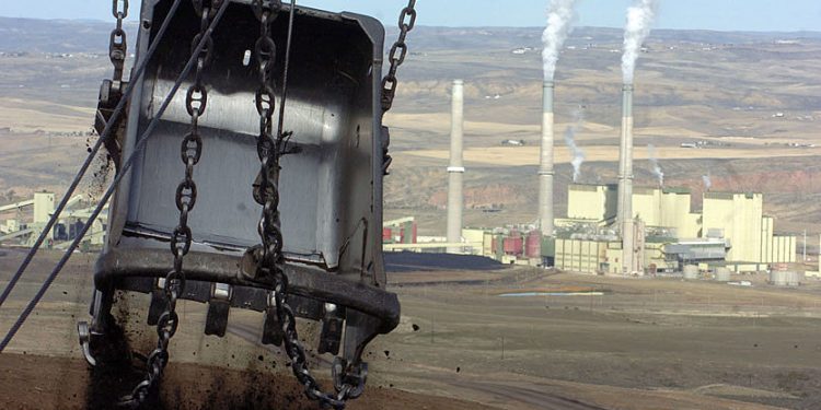 Aquí vamos de nuevo: la administración Trump obliga a cerrar una planta de carbón a permanecer abierta