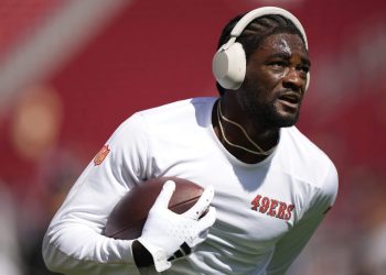 Brandon Aiyuk de los 49ers se disculpa después de conducir a más de 100 mph en video