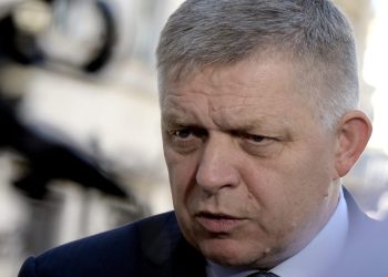 El tribunal eslovaco detiene el intento de Fico de eliminar las protecciones a los denunciantes – POLITICO