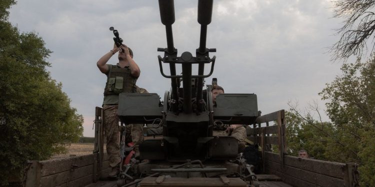 Keir Starmer rinde homenaje al miembro de las fuerzas armadas del Reino Unido muerto en un «trágico accidente» en Ucrania