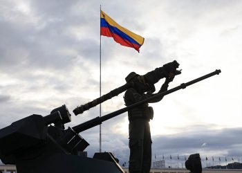 Trump dice que el espacio aéreo sobre Venezuela debería considerarse «cerrado en su totalidad» después de amenazas de ataques terrestres