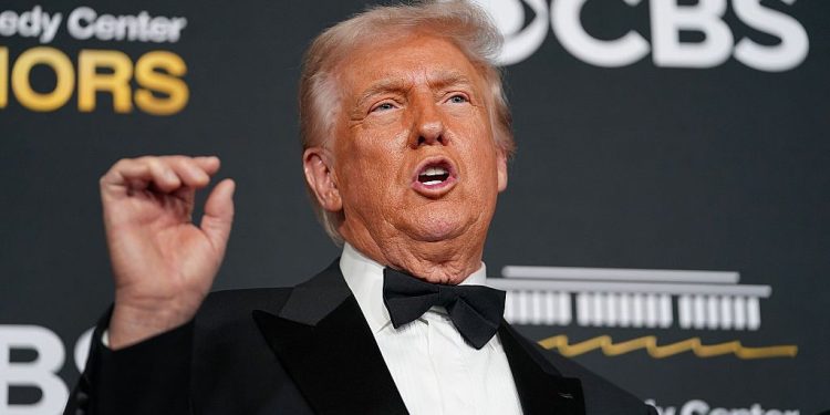 Cómo Trump podría acabar con el acuerdo entre Netflix y Warner Bros.