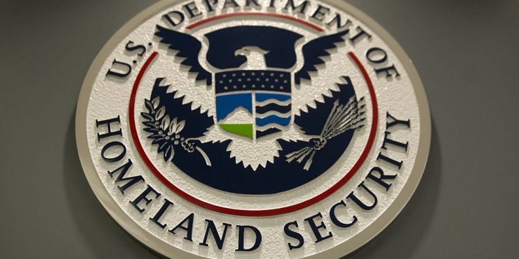 La administración Trump abandonará la lotería aleatoria de visas H-1B