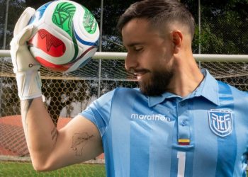 El arquero Hernán Galíndez se tatuó al Ecuador y dio un mensaje