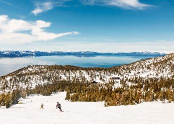 Décadas después de los Juegos Olímpicos de Invierno de 1960, Tahoe sigue siendo uno de los lugares más emocionantes para esquiar