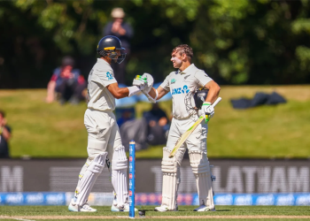 Ravindra y Latham llevan a Nueva Zelanda al control total