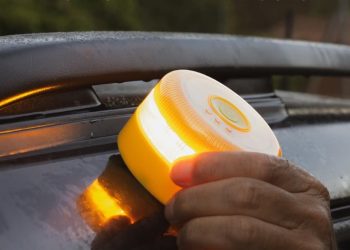 Tres balizas V16 por menos de 37 euros y homologadas por la DGT: son estas de Amazon