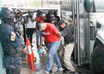 Hasta 11 años de cárcel para implicados en red de drogas que operaba con autobuses Panamá–Darién