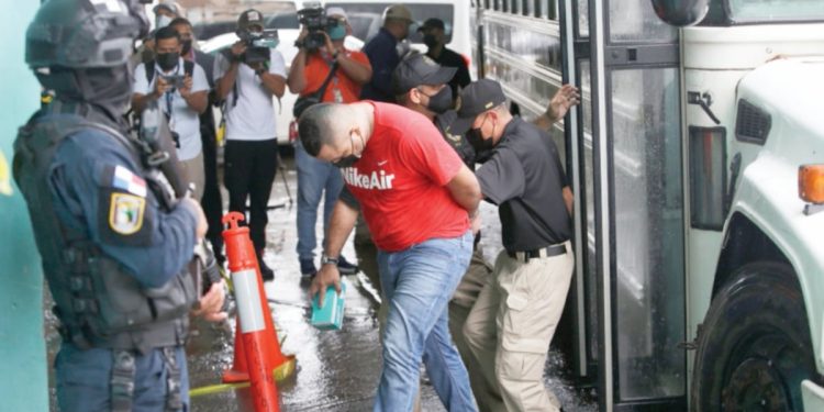 Hasta 11 años de cárcel para implicados en red de drogas que operaba con autobuses Panamá–Darién