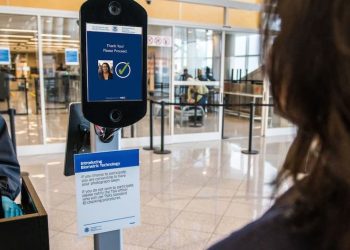 Estados Unidos empieza a tomar fotos y datos biométricos de extranjeros que entren y salgan del país | DHS último | MUNDO