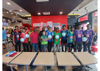 Los equipos llegan para la sexta competición de fútbol de KFC Goodwill International que comienza hoy