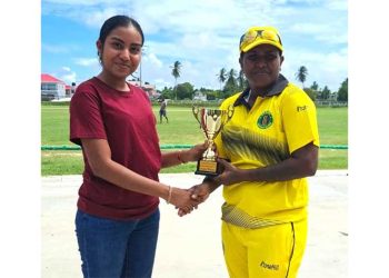 Cricket de 50 overs entre condados femenino senior de GCB… El 6-30 de Shultz fue en vano cuando Berbice venció a Demerara por cuatro terrenos en LBI