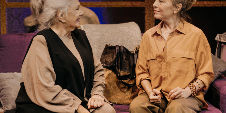 Lola Herrera y Natalia Dicenta en «Camino a la meca»