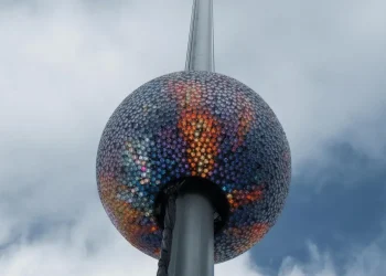 La bola de Times Square brillará doble en Año Nuevo 2026: descubre por qué