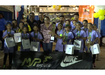 Johnson entrega el primer título de Santa Rosa