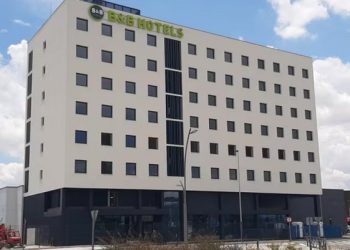 Avintia vende el B&B Hotel Madrid Fuenlabrada un family office