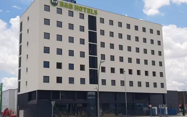 Avintia vende el B&B Hotel Madrid Fuenlabrada un family office