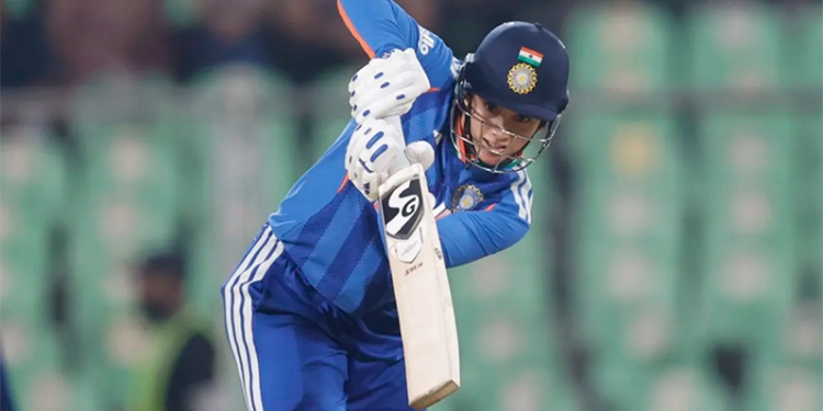 Mandhana se convierte en la cuarta mujer que supera las 10.000 carreras