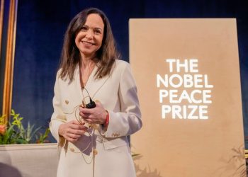 María Corina Machado asegura que volverá a Venezuela con el Nobel de la Paz