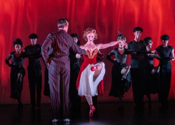 La reseña de Red Shoes, Sadler's Wells: Matthew Bourne evoca el apasionado e invernadero del ballet
