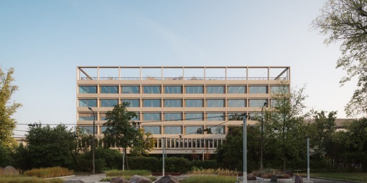 Facultad de Psicología de la Universidad de Varsovia / Projekt Praga