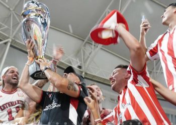 El tremendo año de Verón: golpe durísimo, roces con AFA y campeón en la popular :: Olé