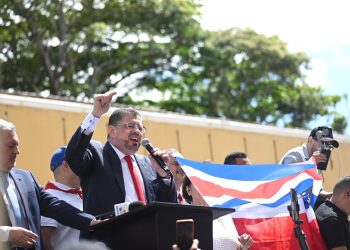 Levantamiento de inmunidad de Rodrigo Chaves se pondrá a debate sin los votos suficientes para aprobarlo