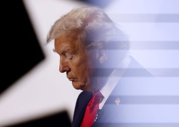 Trump firma una orden ejecutiva que amenaza con castigar a los estados que aprueben leyes de inteligencia artificial