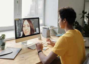 Icetex abre convocatoria de becas para mujeres interesadas en estudiar en España un curso de cine