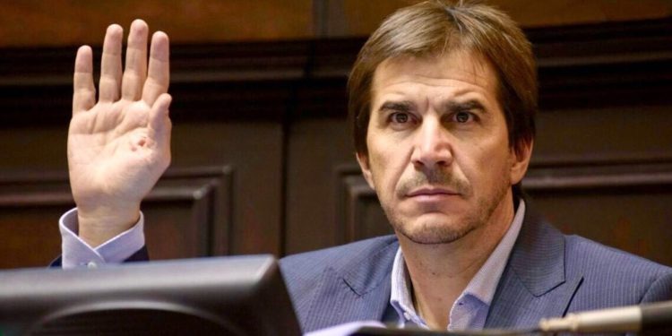 Quién es Javier Faroni, el productor de teatro que saltó a manejar la caja de la AFA de la mano de Sergio Massa y Chiqui Tapia?