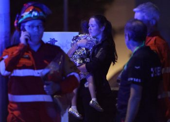 Tiroteo en la playa de Bondi – más reciente: la policía dice que padre e hijo fueron hombres armados que mataron a 15 personas en un 'malvado' ataque terrorista antisemita