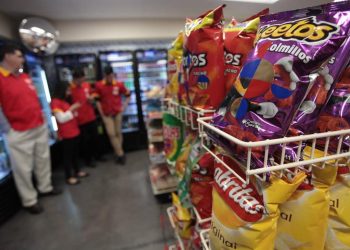 El Gobierno limitará los ultraprocesados ​​en los centros públicos