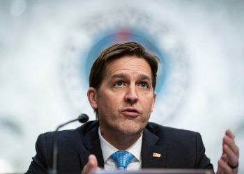 El exsenador Ben Sasse anuncia que tiene cáncer de páncreas