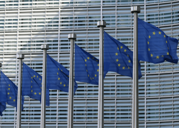 Qué significa para las aerolíneas, hoteles y cruceros Normas climáticas de la UE y objetivo de emisiones para 2040, prohibición de automóviles debilitada