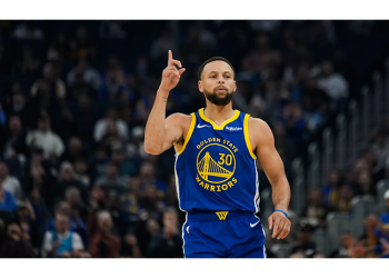 Los Warriors desperdician otra actuación histórica de Curry en la derrota ante los Timberwolves