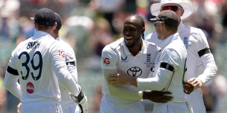 Ashes 2025 en vivo: Inglaterra ataca con dos terrenos en el primer over después del almuerzo