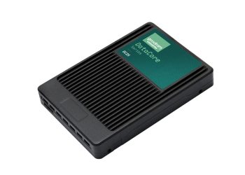 El proveedor polaco de SSD lanza silenciosamente un enorme SSD empresarial de 122,88 TB para refrigeración por inmersión