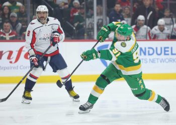 Vladimir Tarasenko y Yakov Trenin pasan grandes noches mientras el Wild Steamroll Caps está falto de personal