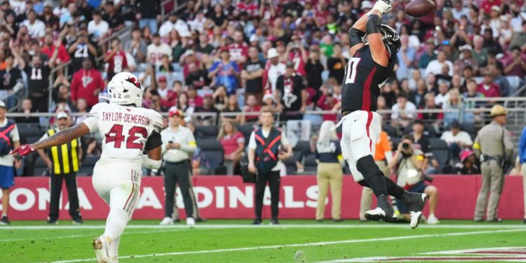 Cómo los Falcons intentaron (y fracasaron) conseguirle a su jugador con más tiempo un TD importante