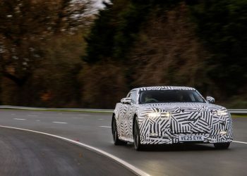 Primer viaje del Jaguar Type 00 EV: todavía parece extraño, pero es realmente rápido