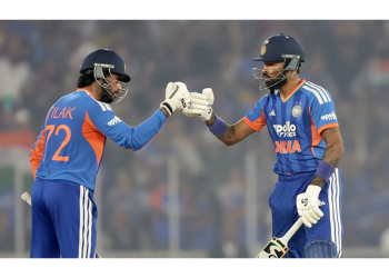 Tilak, Hardik y Varun logran la victoria en la serie T20I para India