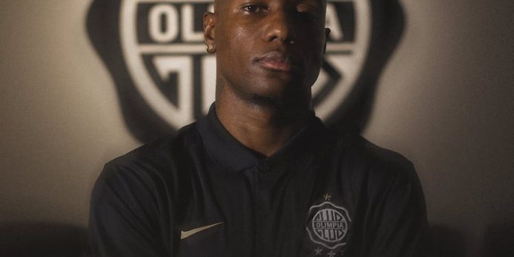 Van llegando gente a la Villa franjeada y se espera a otras – Fútbol