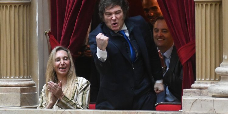 «Estamos ciegando los ahorros de los argentinos para siempre»