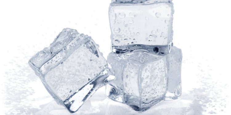 Cómo científicos chinos resolvieron un misterio del hielo que intrigó a la física durante 170 años
