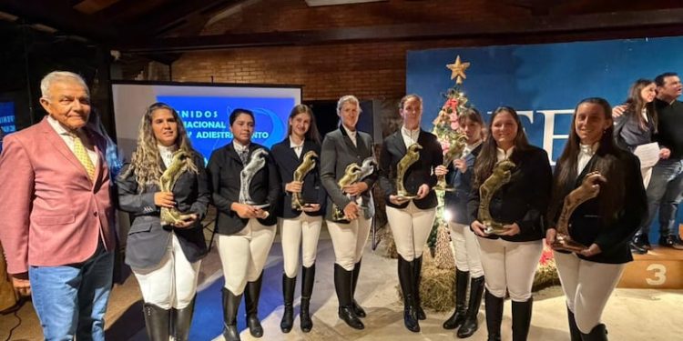 Hipismo: Adiestramiento arrojó campeones – Polideportivo