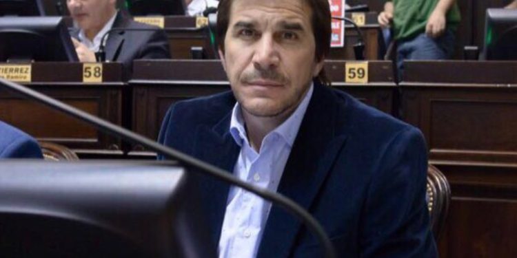 Javier Faroni admite su relación con Chiqui Tapia, pero dice que es todo legal