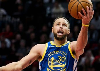 Stephen Curry se convierte en villano a pesar de meter 48 puntos con 12 triples